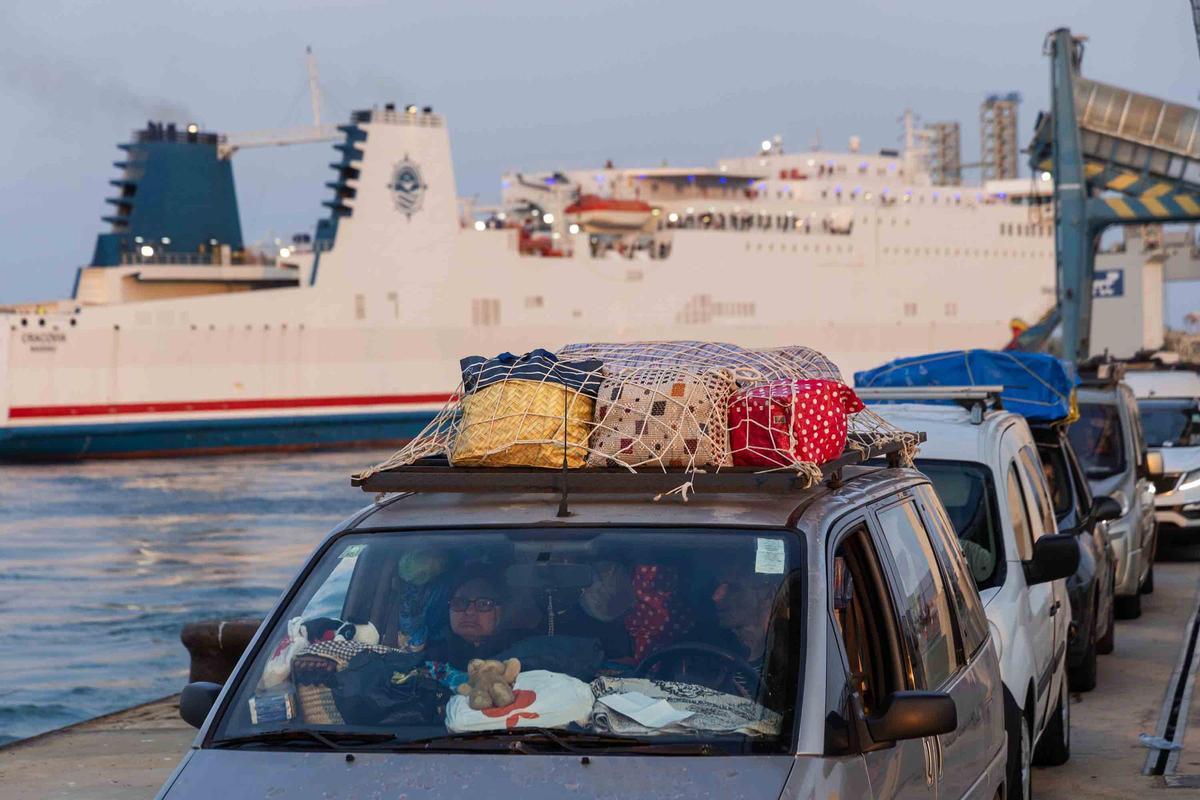 España y Francia colaboran para frenar el tráfico de vehículos robados en ferrys hacia Argelia desde Alicante España y Francia colaboran para frenar el tráfico de vehículos robados en ferrys hacia Argelia desde Alicante