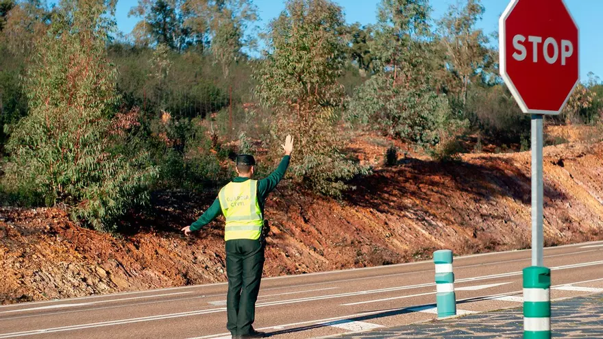 La Guardia Civil da el alto y extrema la vigilancia en la matrícula delantera: una sanción dura y 6 puntos de carnet