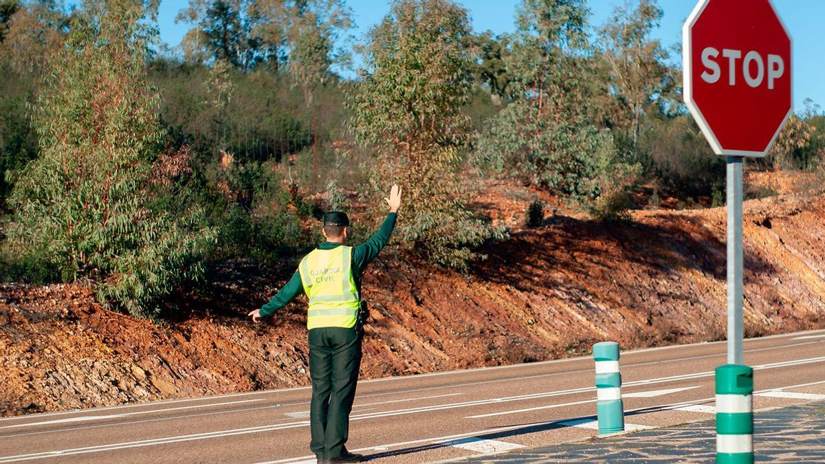 La Guardia Civil da el alto y extrema la vigilancia en la matrícula delantera: una sanción dura y 6 puntos de carnet