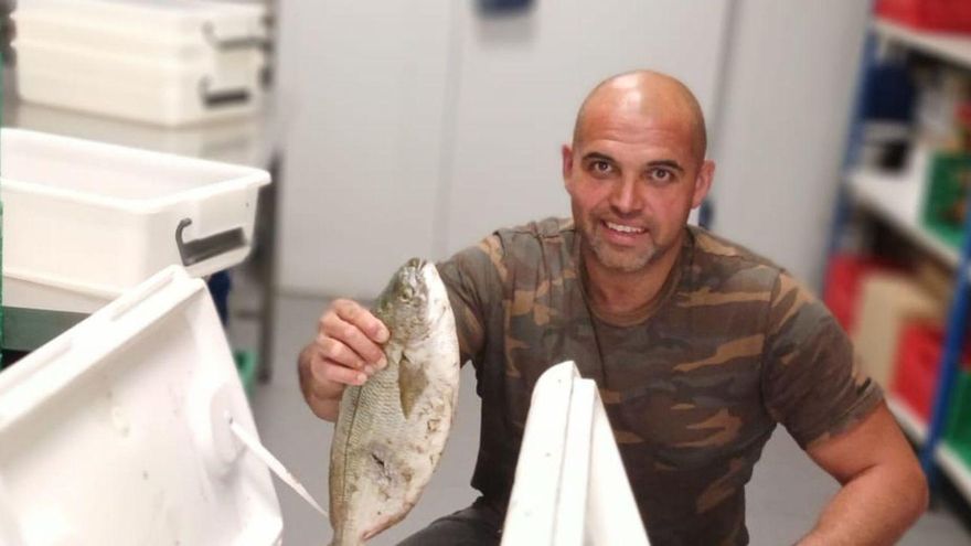 El club GEAS dona 110 kilos de pescado a la Cocina Económica | LNE