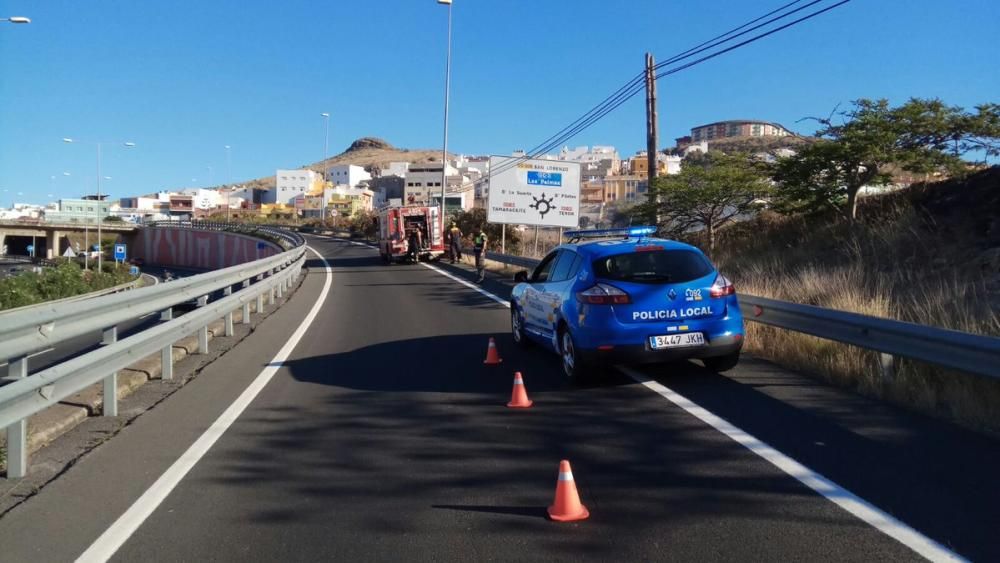 Incendio en un barranco de Ciudad del Campo (Las Palmas de Gran Canaria)