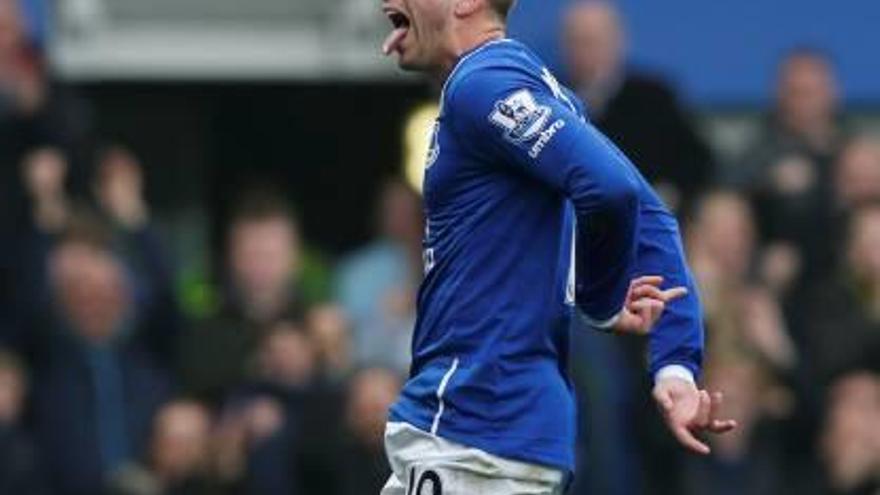 Deulofeu celebra un gol vestint la samarreta de l&#039;Everton.