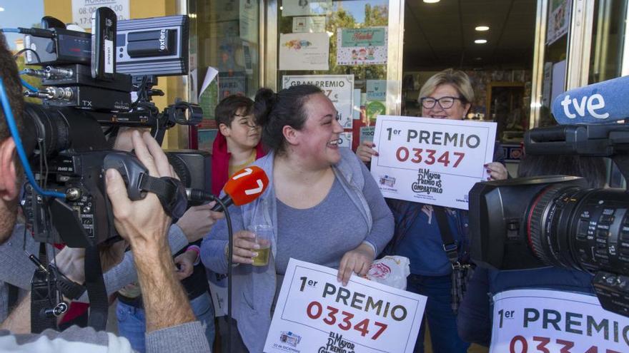 Alegría y jolgorio en el punto de venta mixto del polígono de Santa Ana