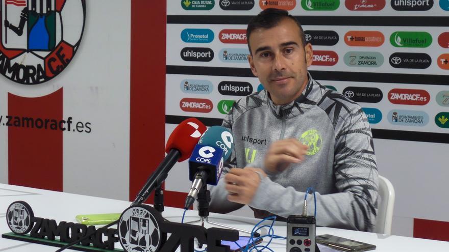 Yago Iglesias, técnico del Zamora CF: &quot;Hemos trabajado para alcanzar el equilibrio que nos falta en el juego&quot;