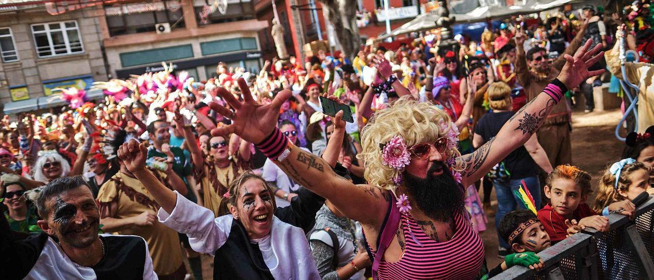 Celebración del Carnaval de día en la plaza del Príncipe de Santa Cruz de Tenerife. | | ANDRÉS GUTIÉRREZ