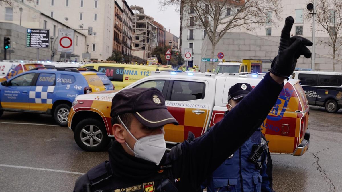 La fuerte explosión que destrozó un edificio en el centro de Madrid en enero 2021, en imágenes