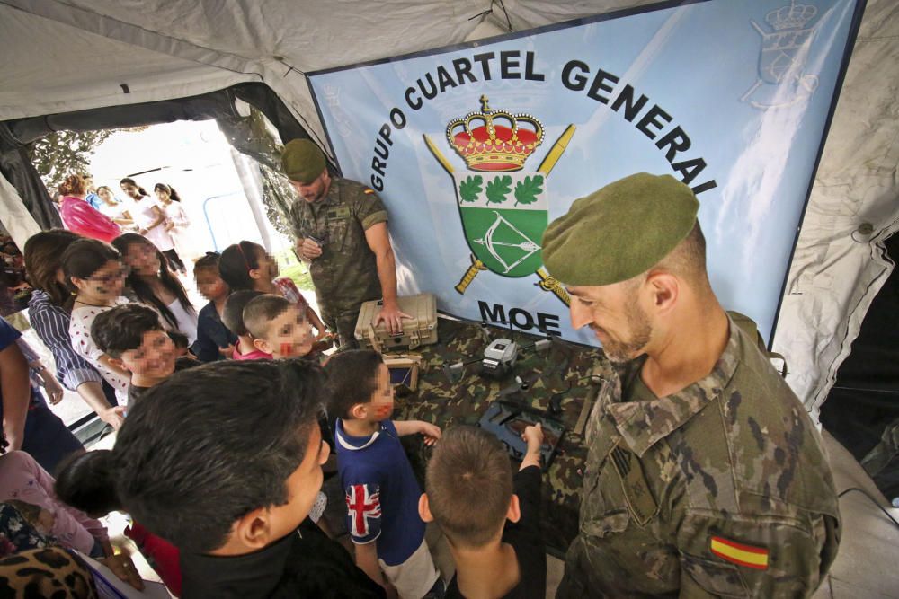 Exposición de vehículos y material militar en Orih