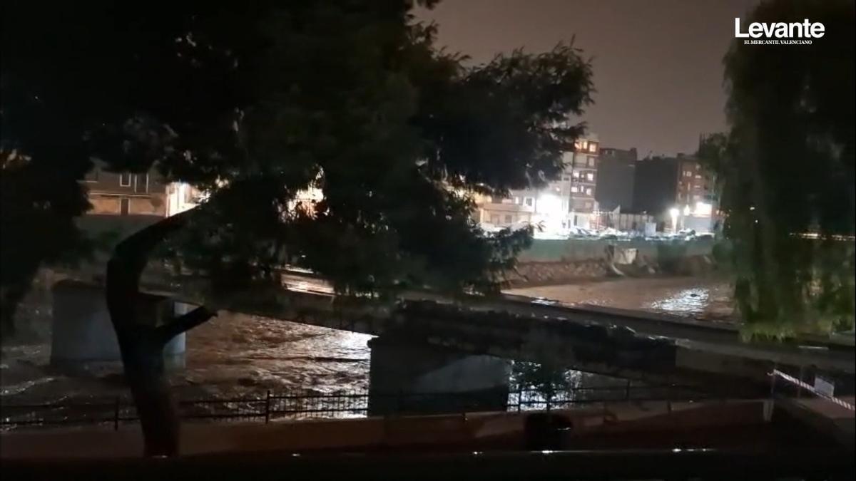 TEMPORAL EN VALENCIA | Crece el cauce del barranco de Poyo a su paso por Paiporta