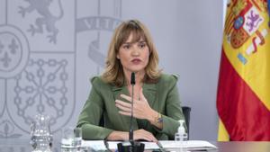 La ministra de Educación, Pilar Alegría, en una rueda de prensa en Moncloa. 