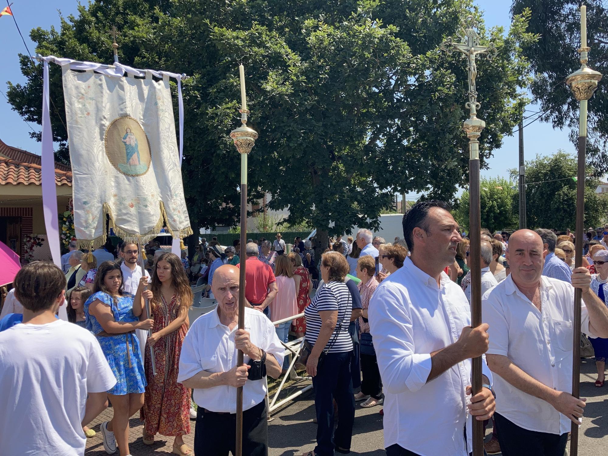 El Carbayu celebra su misa y su tradicional procesión que concluye con sorpresa: se presenta el nuevo himno en honor de Nuestra Señora del Buen Suceso