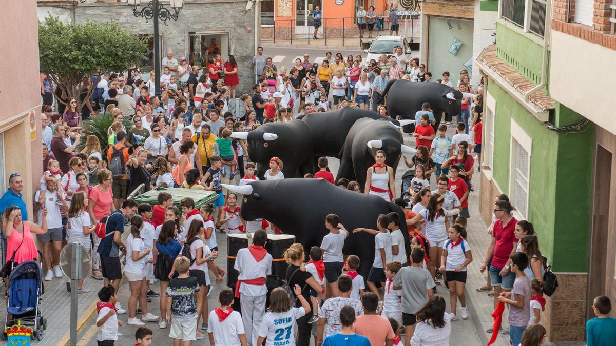 El tradicional encierro infantil.