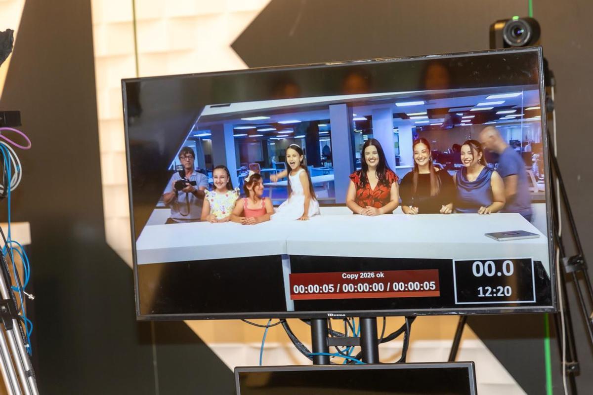 Las belleas y damas, en la pantalla de televisión
