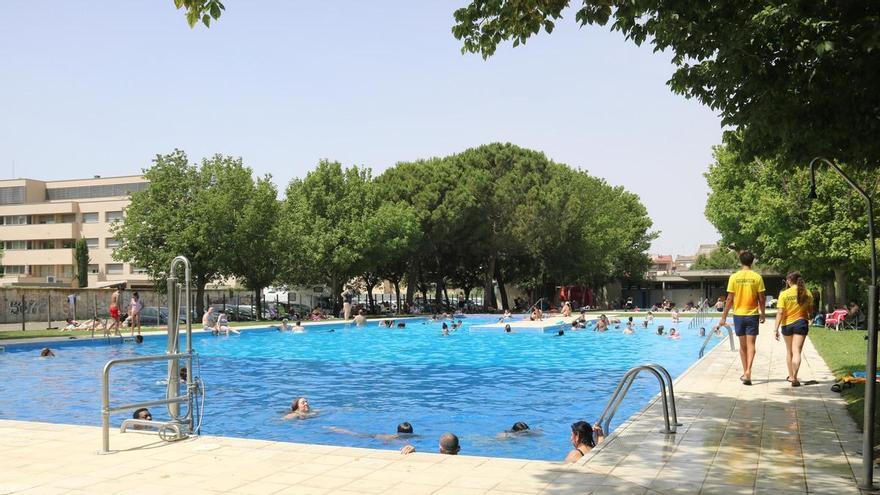 Tenir piscina encareix un 20% el preu dels pisos a Girona