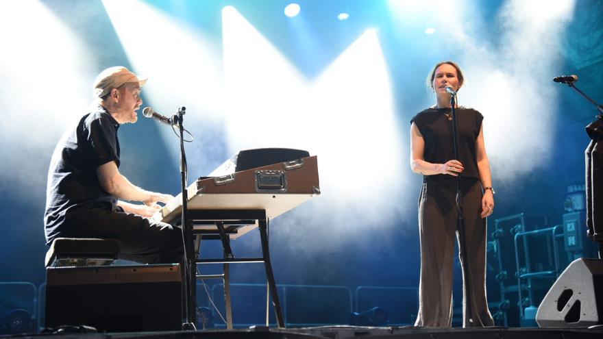 Nina Persson y James Yorkston envuelven de magia la plaza San Bruno