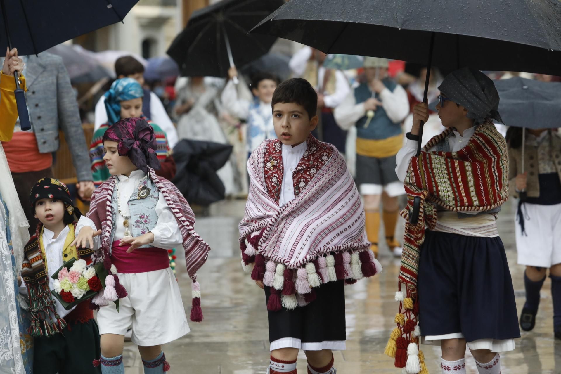 Búscate en el primer día de ofrenda por la calle Quart (entre las 18:00 a las 19:00 horas)