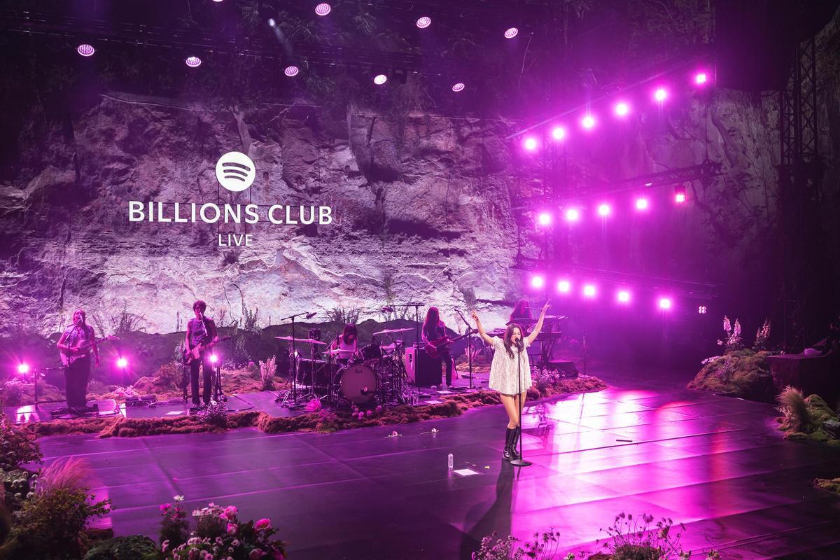 Olivia Rodrigo, en un concierto privado en el Grec previo al Clásico de fútbo