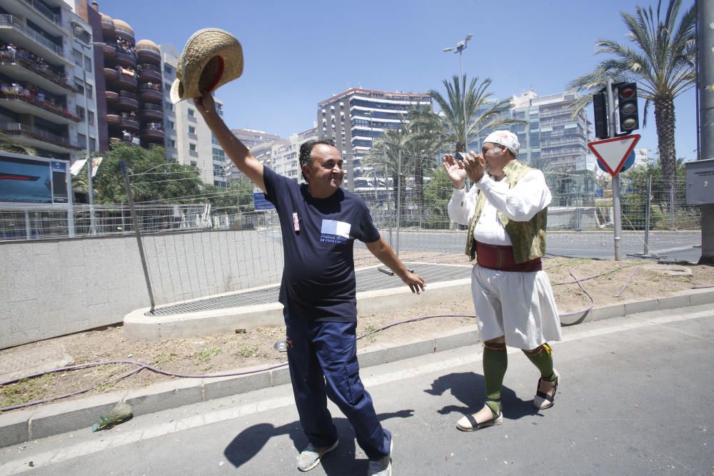 El espectáculo pirotécnico de Pedro Luis Sirvent ofreció un final atronador, pero no llegó por 12 segundos al tiempo mínimo requerido