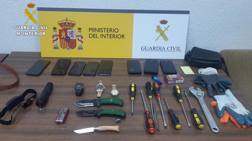 Tres detenidos en León por robar la caja de una gasolinera en Llanes