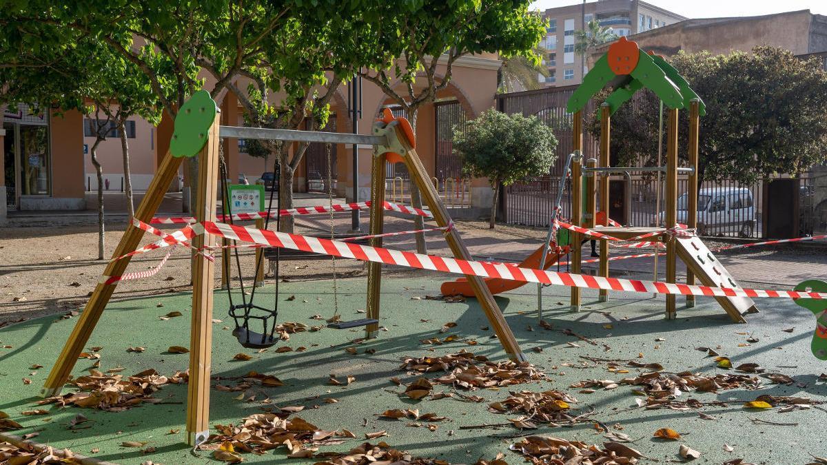 Un parque precintado por la crisis sanitaria