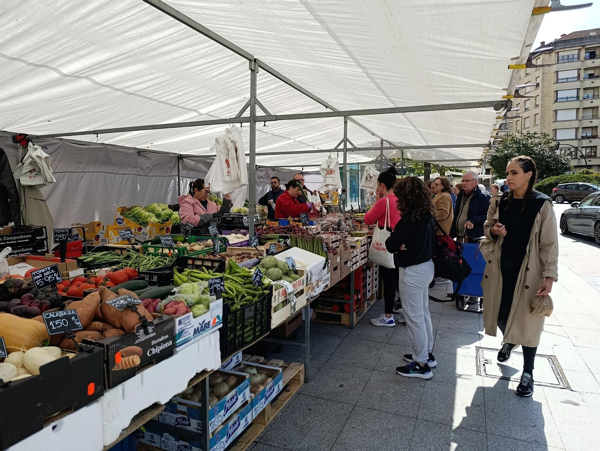 El mercado de alimentación de la Pola pide refugio