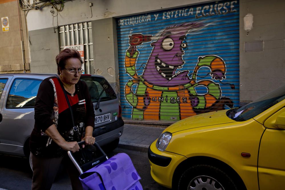 Grafitis en comercios y garajes de Alicante