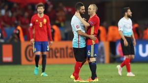 ecarrasco34343416 spain s midfielder andres iniesta  c r  encourages160617233045