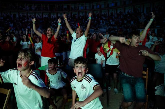 Fotogalería | Así se vive en Cáceres el España-Francia