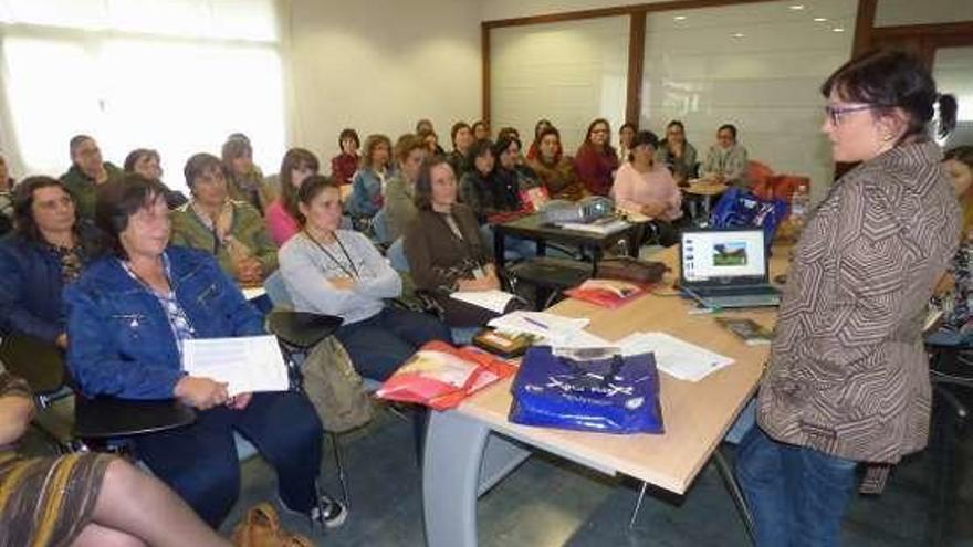 Cangas acoge un curso para ganaderas