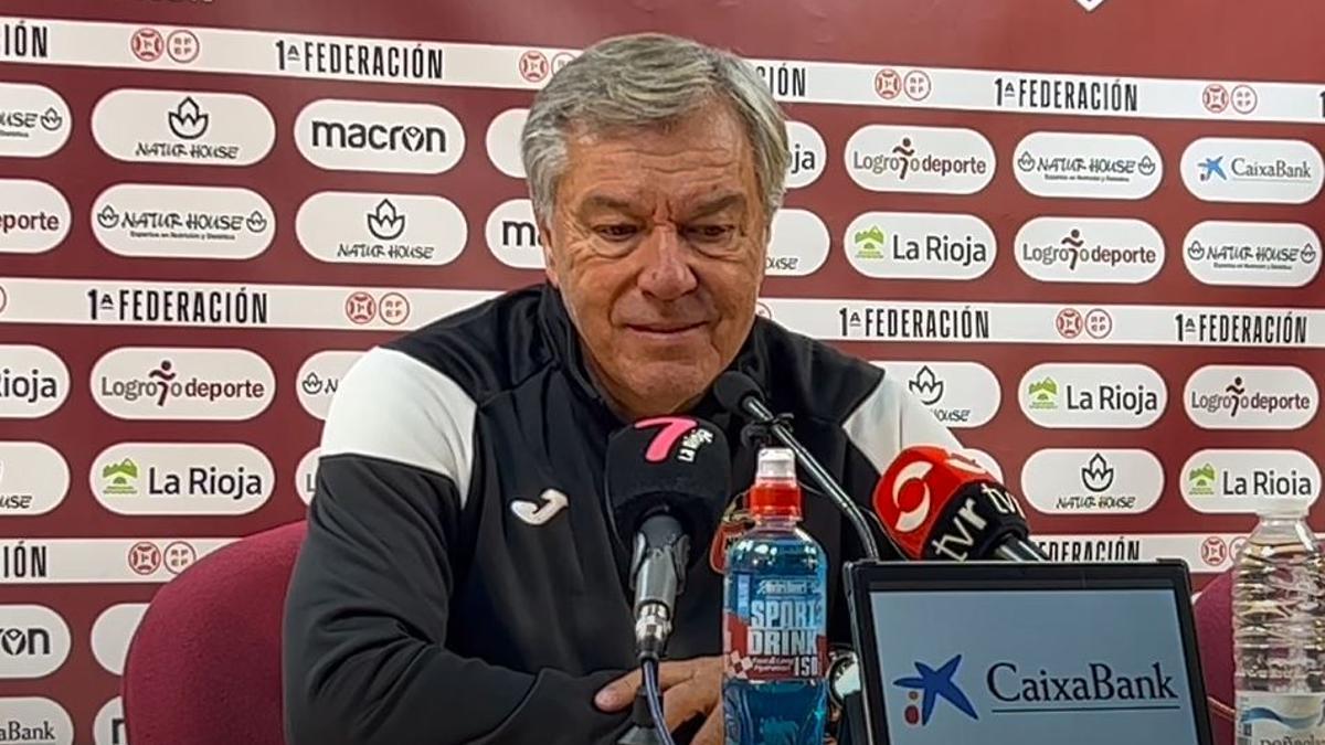 César Ferrando en la sala de prensa del Camilo Cano