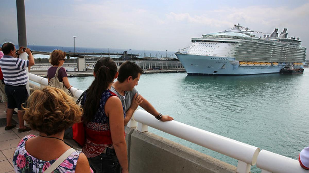 Arriba a Barcelona lOasis of the Seas, el creuer més gran del món