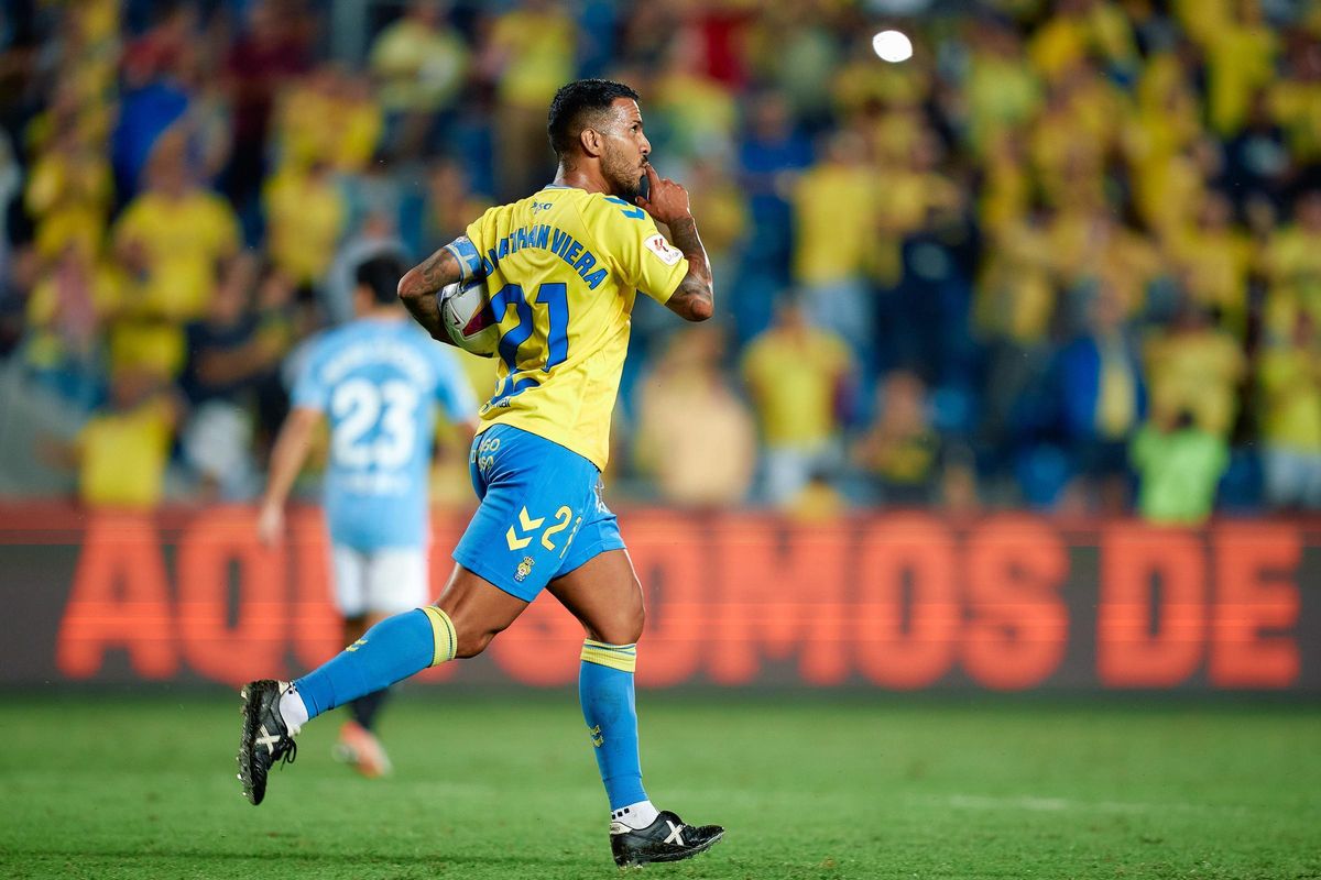 Jonathan Viera celebra su gol, de penalti, al Celta