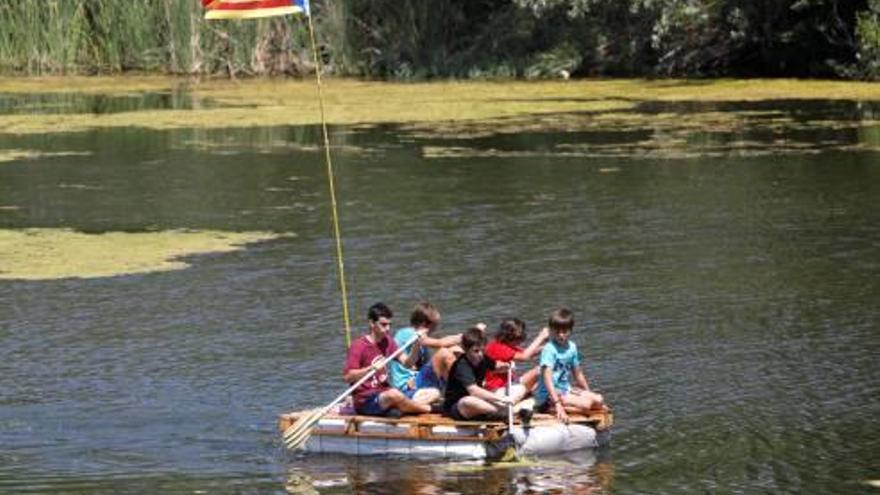 Baixada de barques a Bàscara