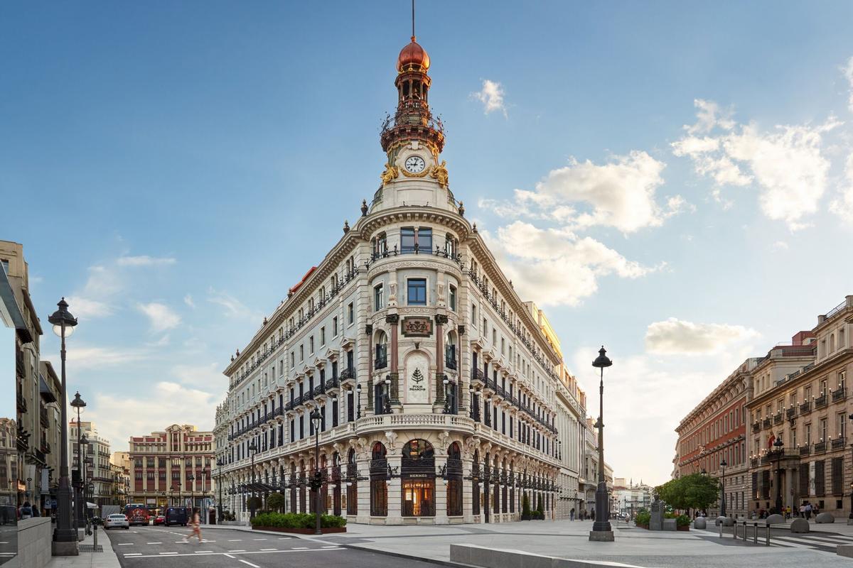Fachada del Hotel Four Seasons en Centro Canalejas, junto a la Puerta del Sol.