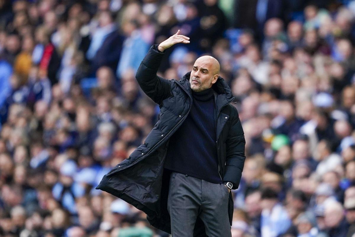 Guardiola durante el Manchester City vs Arsenal - Premier League