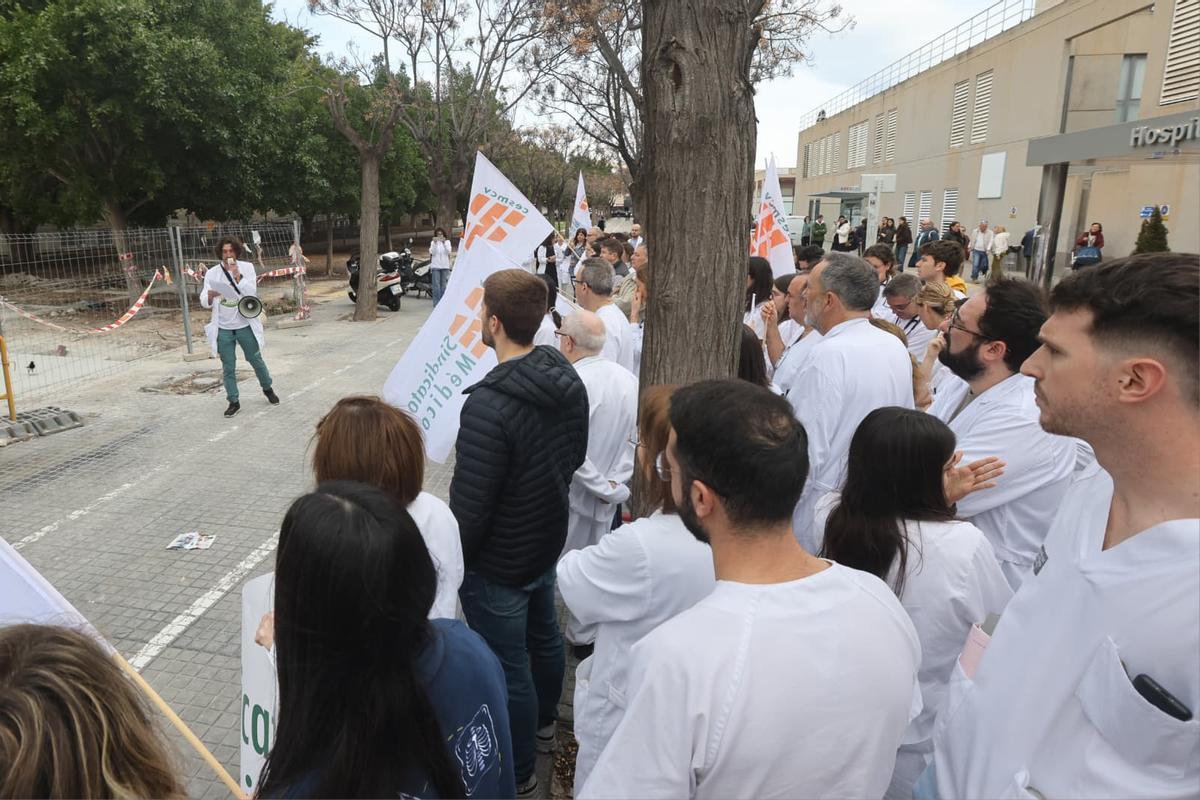 La nueva huelga de médicos en la provincia de Alicante. Hospital de Sant Joan