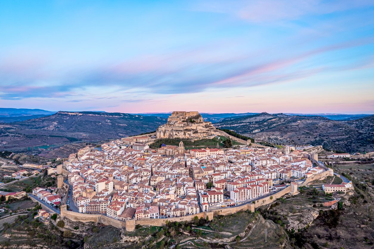 Bonita vista sobre la ciudad de Morella, España.
