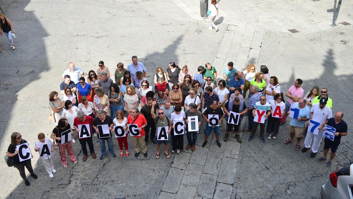 Trabajadores del Ayuntamiento de Plasencia inician sus protestas semanales.