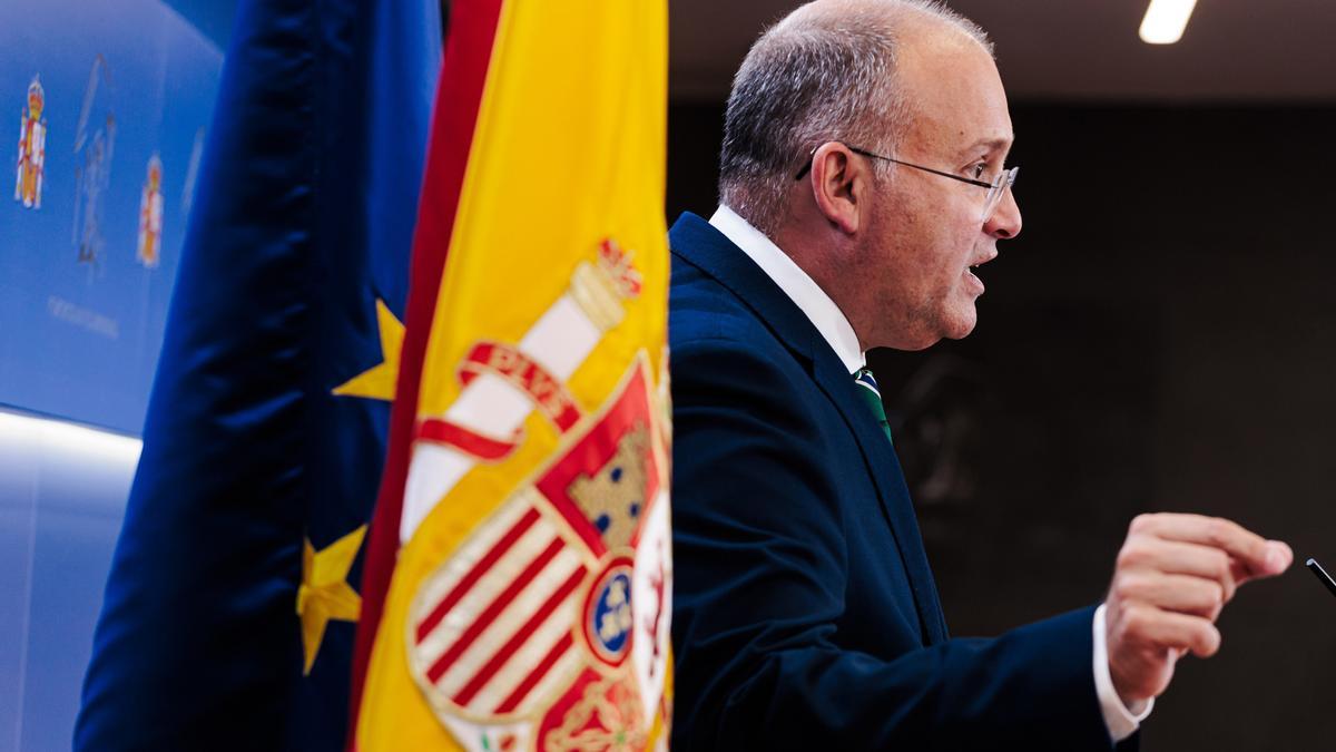 El portavoz del PP en el Congreso, Miguel Tellado, durante una rueda de prensa posterior a la Junta de Portavoces.