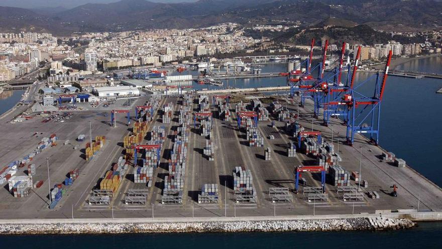 Vista de la terminal de contenedores del puerto.