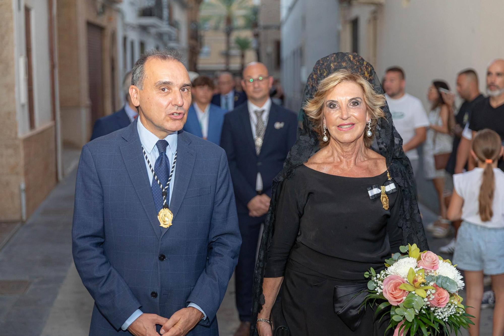 Cita fallera en la procesión de Xirivella
