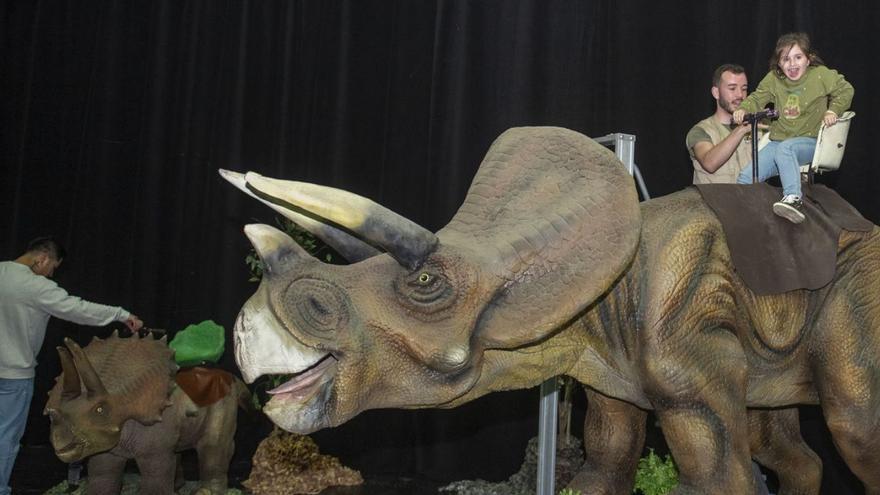 Expocoruña viaja al Jurásico con 30 dinosaurios animados