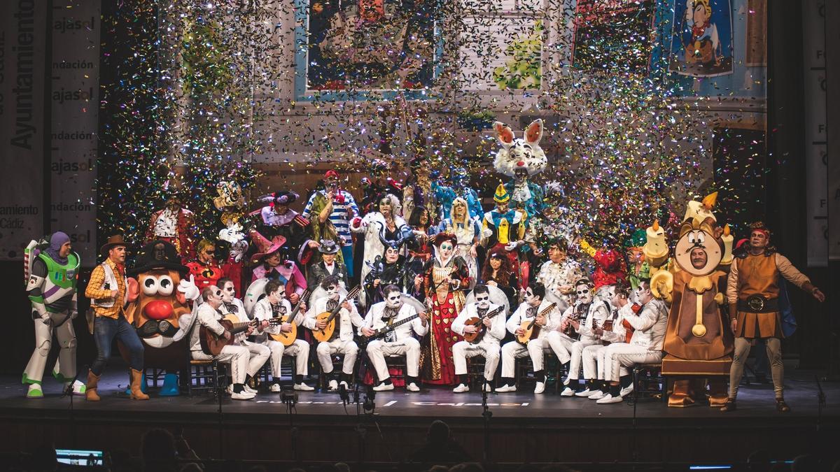 El Coro de Mérida durante su actuación en el Gran Teatro Falla de Cádiz.