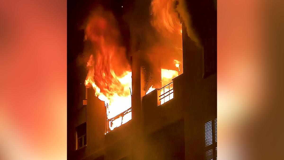 VÍDEO | Muere una mujer en el incendio de un piso en el barrio de El Vivero de Palma