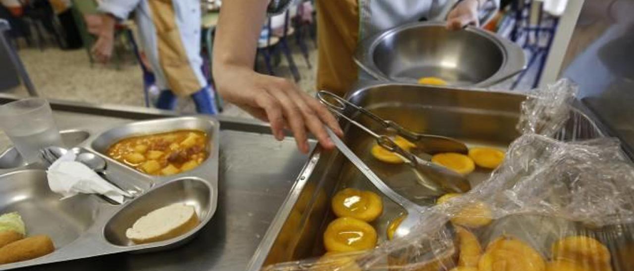 Unas 40 entidades urgen comedores para niños en riesgo