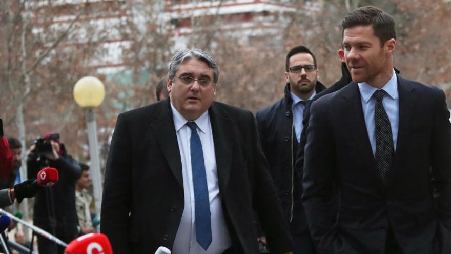 Xabi Alonso a su llegada a los juzgados el pasado enero.