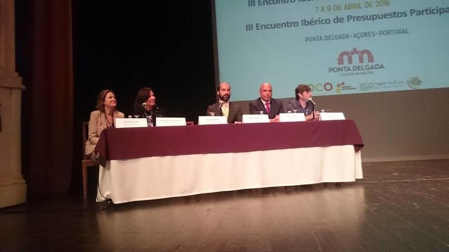 El teniente de alcalde de Participación Ciudadana, Israel Molina, en el foro de las Azores (Portugal).