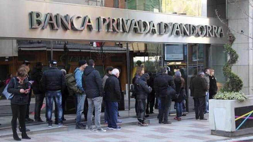 Economía garantiza que no se usará dinero público para la filial del BPA