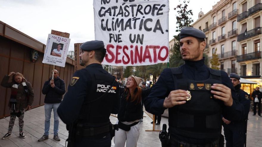 Protestas en Valencia antes del funeral de la DANA