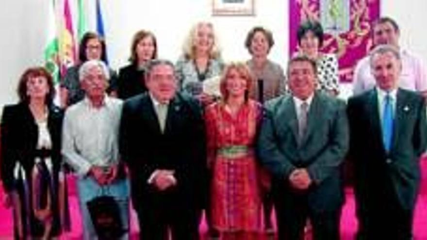 Homenajean a los maestros jubilados el curso pasado