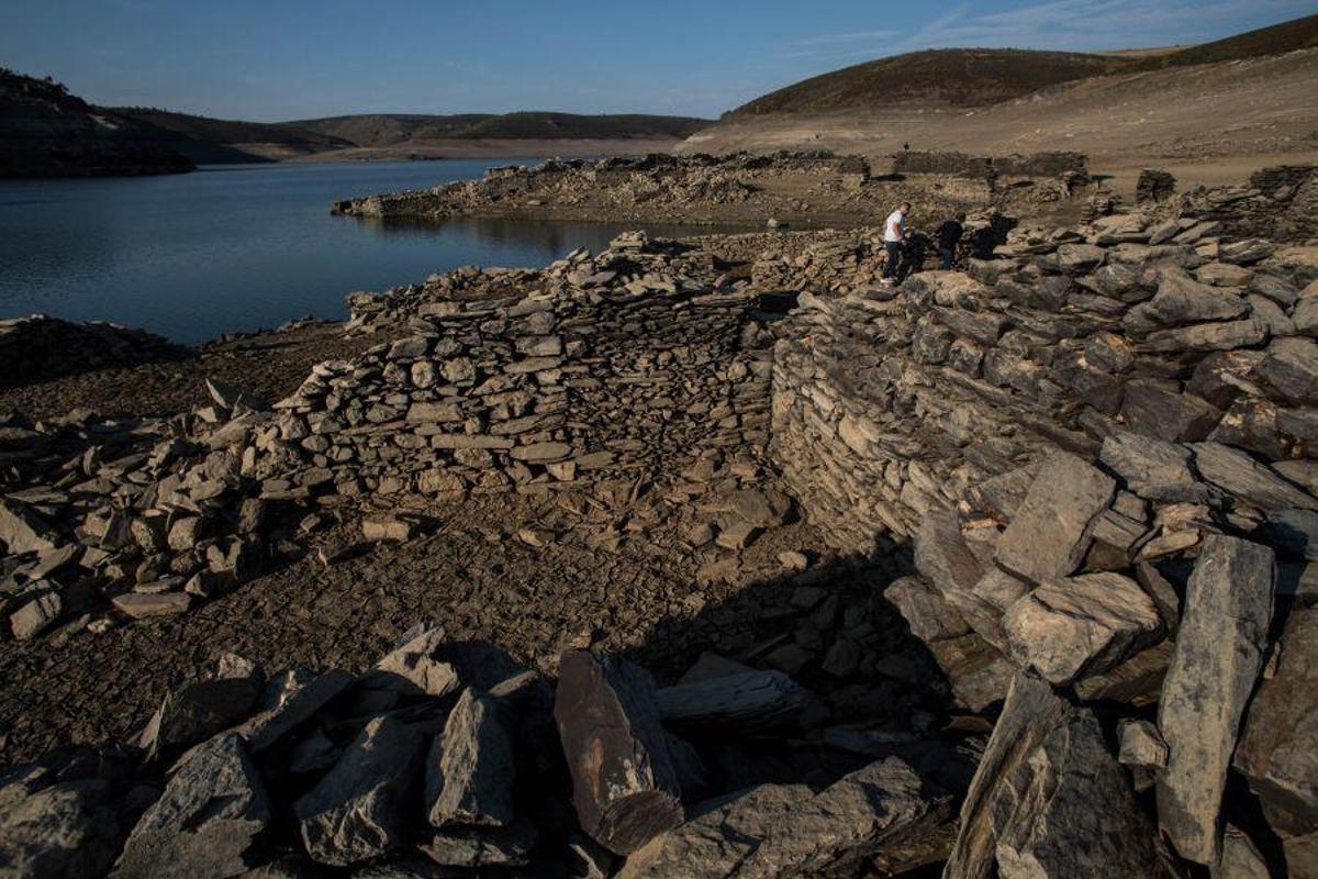 San Pedro de la Nave emerge en Ricobayo